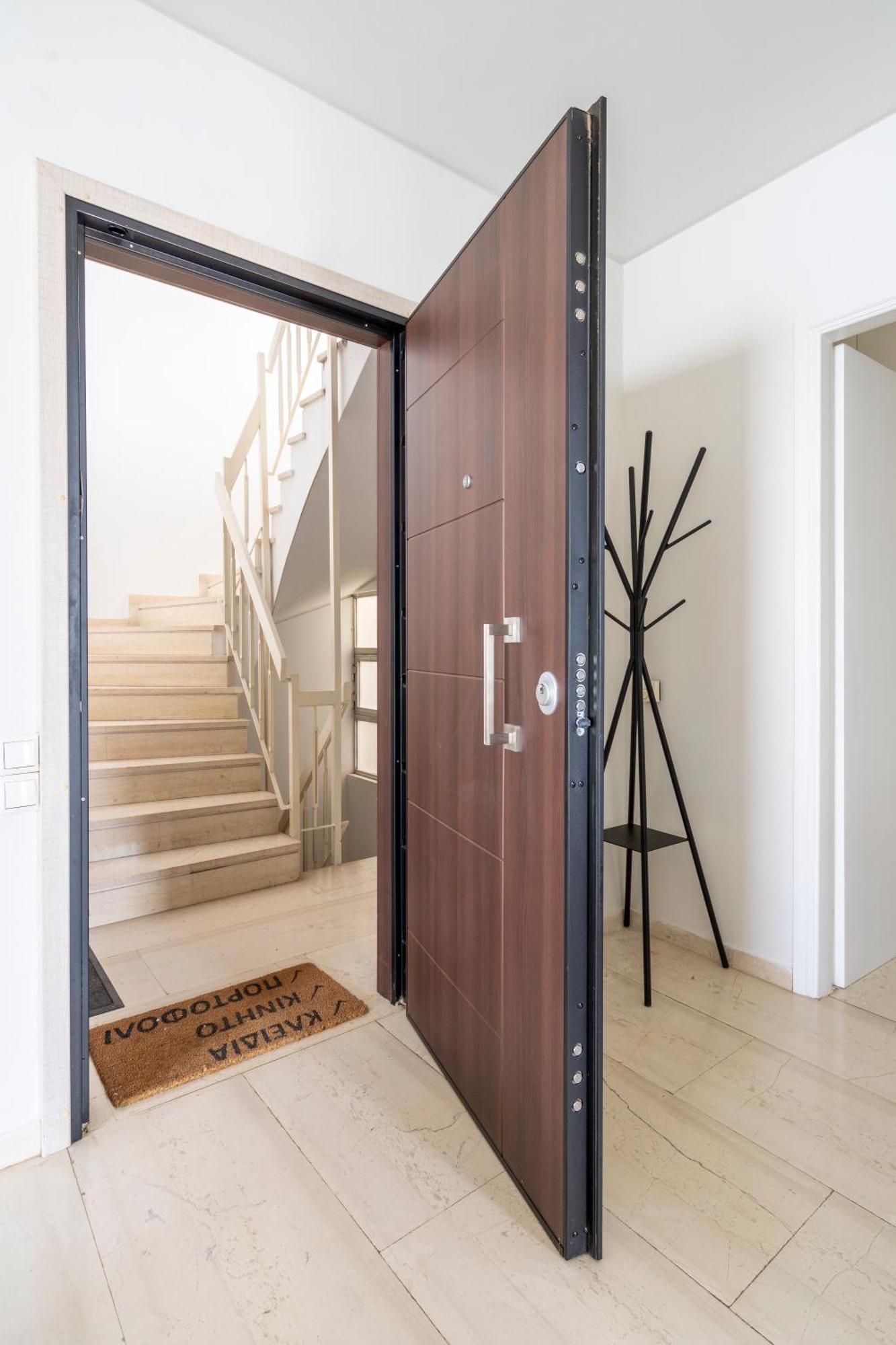 Summervibes Penthouse Varkiza *